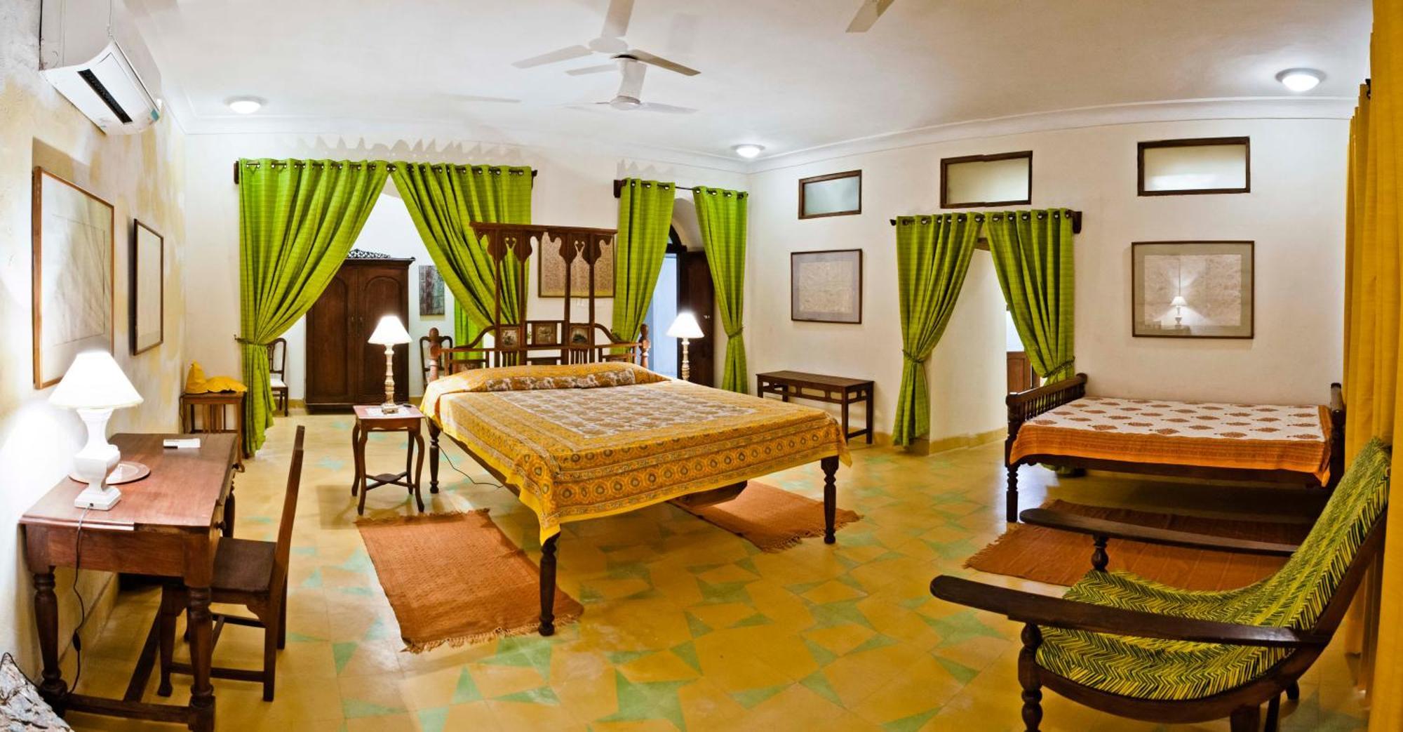 Neemrana'S - Tijara Fort Palace Esterno foto